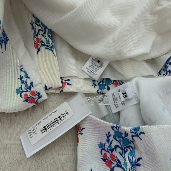 AREA NYC white floral shimmer blazer and biker shorts set - Picture 2 of 4